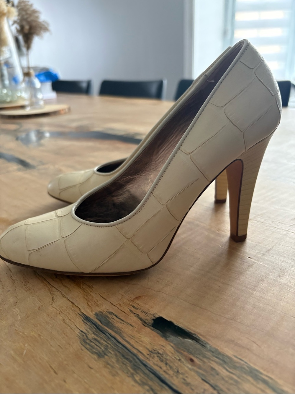 Kenneth Cole Cream Textured Pointed-Toe Pumps - Picture 2 of 4